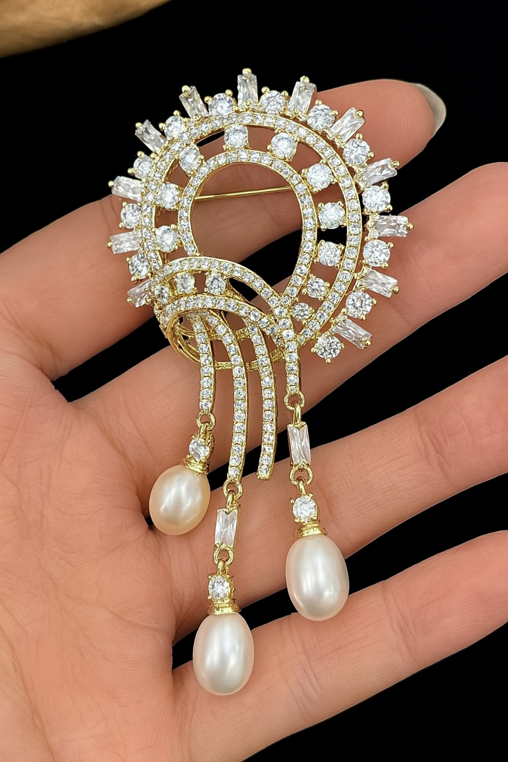 Opera Pearl Brooch