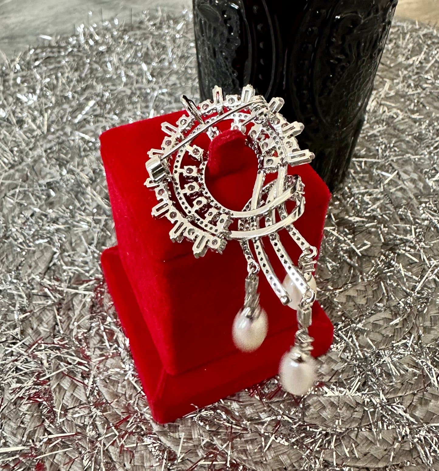 Opera Pearl Brooch