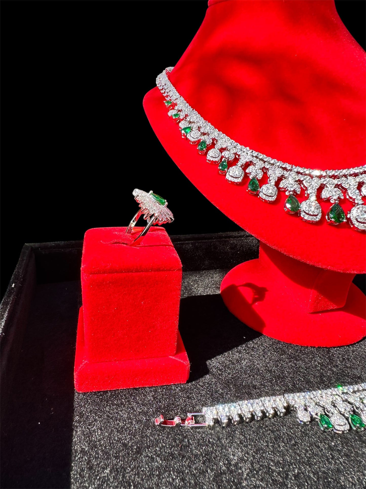 La Lumière Artisan-Crafted Jewelry Set
